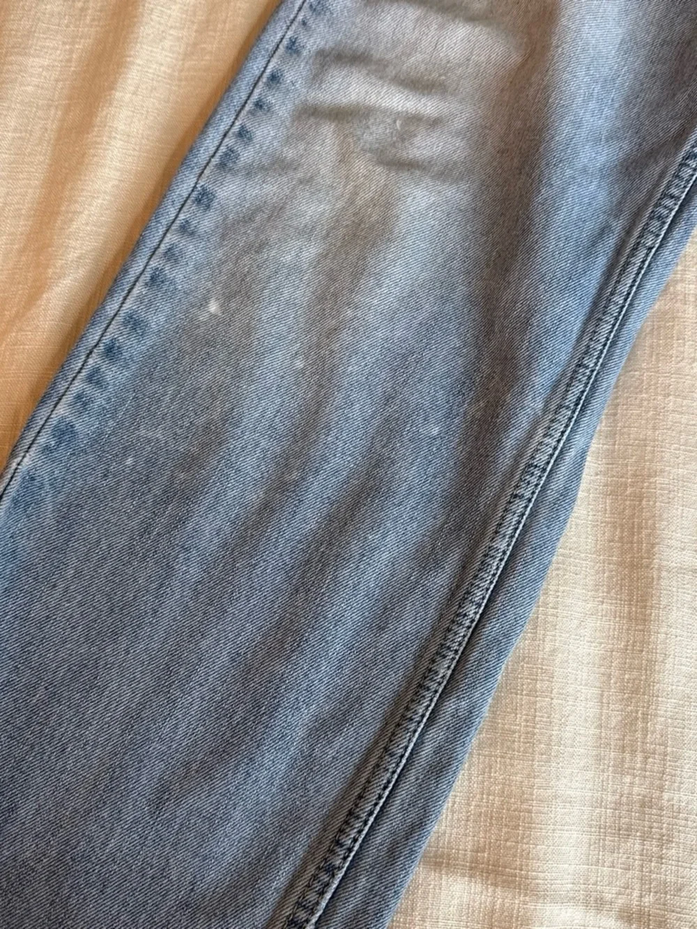 Levi's Light Blue Men's Slim Straight Jeans with Classic Back Pocket